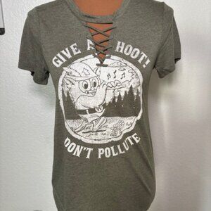 Vintage-Inspired Woodsy Owl “Give a Hoot, Don’t Pollute” Tee – Size M